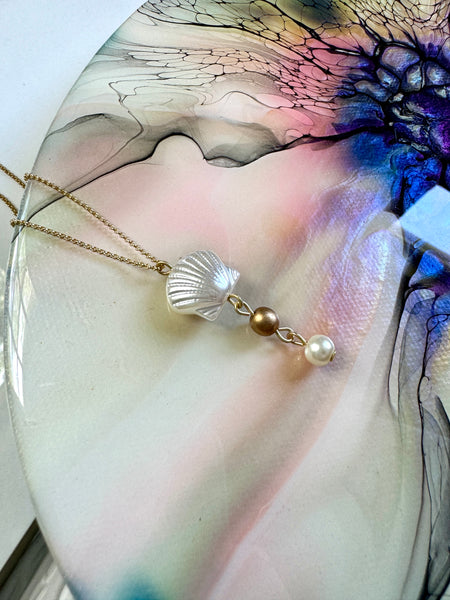 LUCY Dainty Seashell Necklace