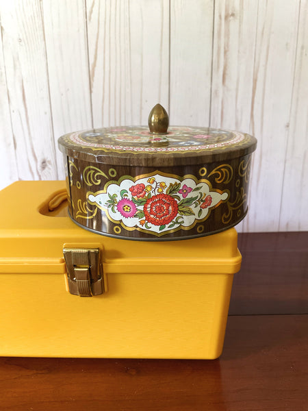 Vintage Wood Style and Floral Daher Tin