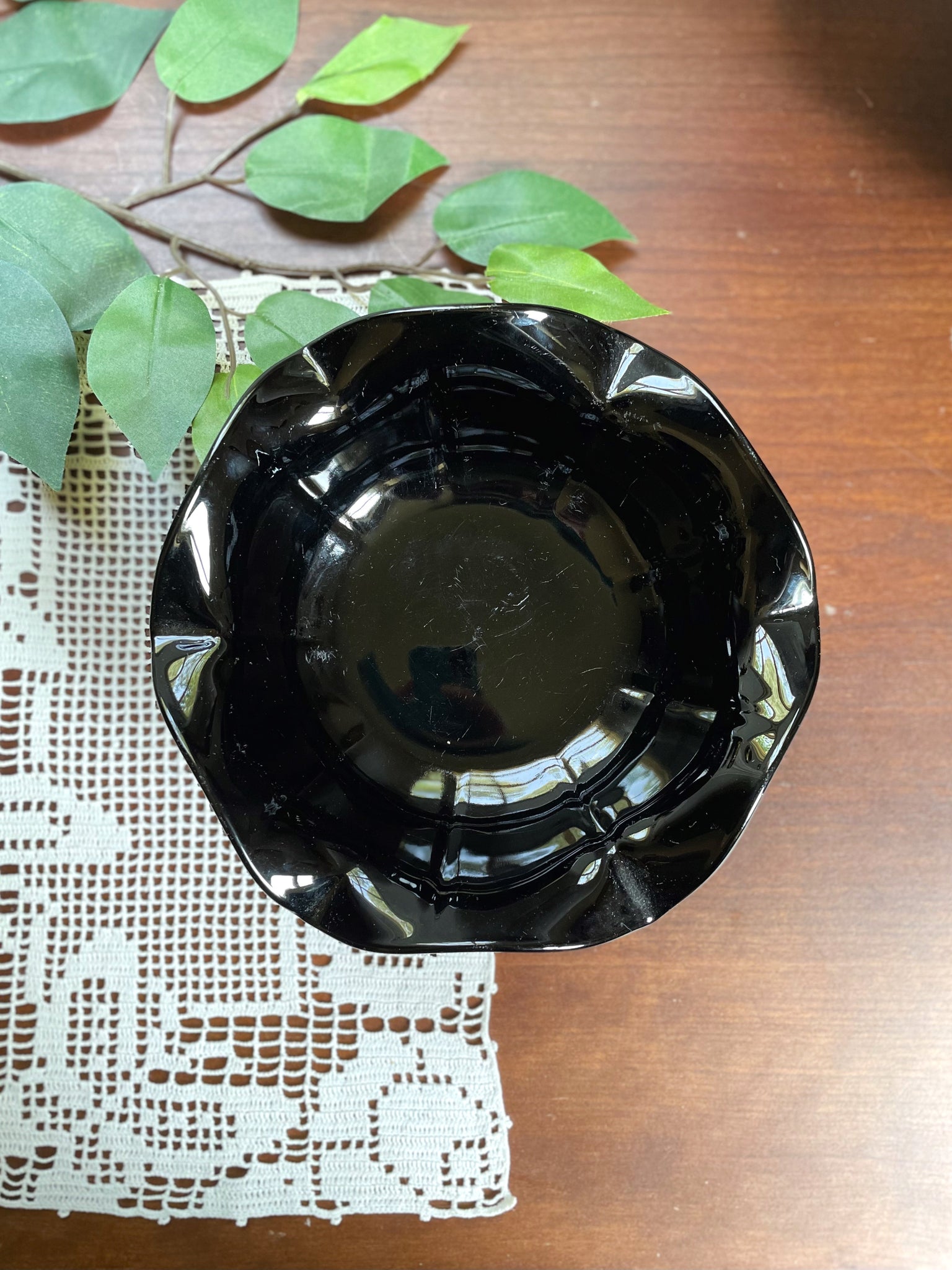 Black Glass Curvy Bowl