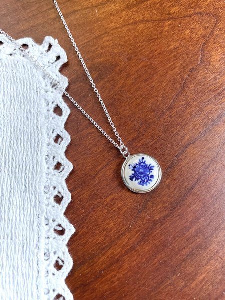 Small Silver Delft Floral Pendant Necklace