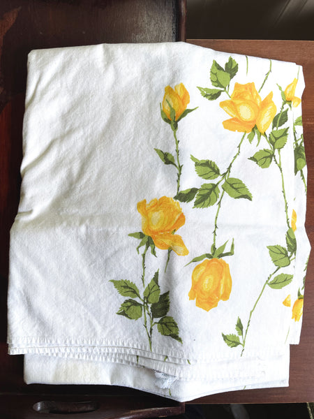 Vintage Wilendure Yellow Roses Tablecloth