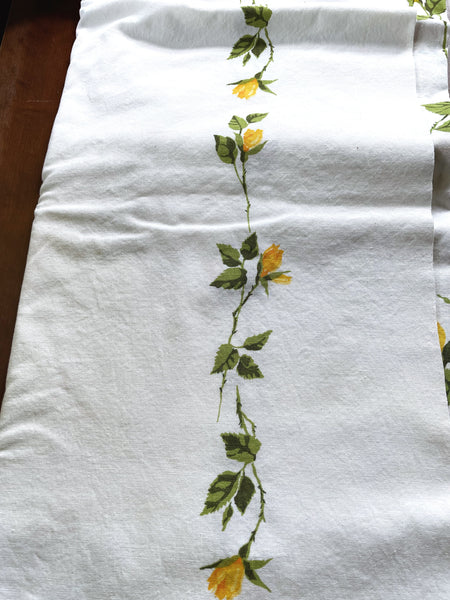 Vintage Wilendure Yellow Roses Tablecloth