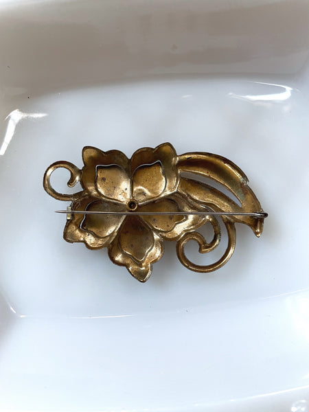 Vintage Gold and Off White Floral Swirl Brooch