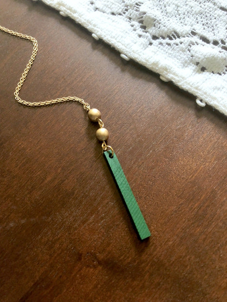 BOUNDARIES Green and Gold Bar Necklace