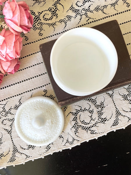 Akro Agate Small White Lidded Powder Jar